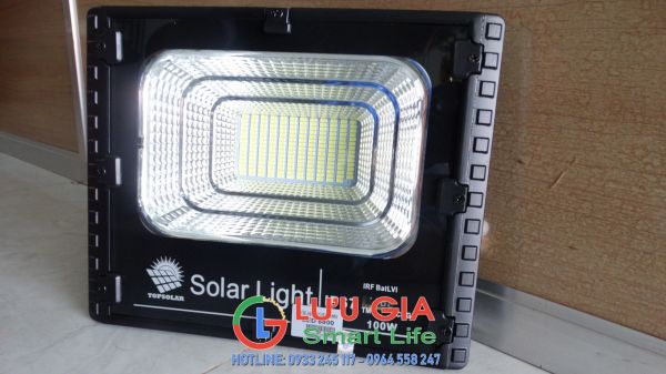 ĐÈN PHA NLMT SOLAR LIGHT 100W - HÀNG CHÍNH HÃNG